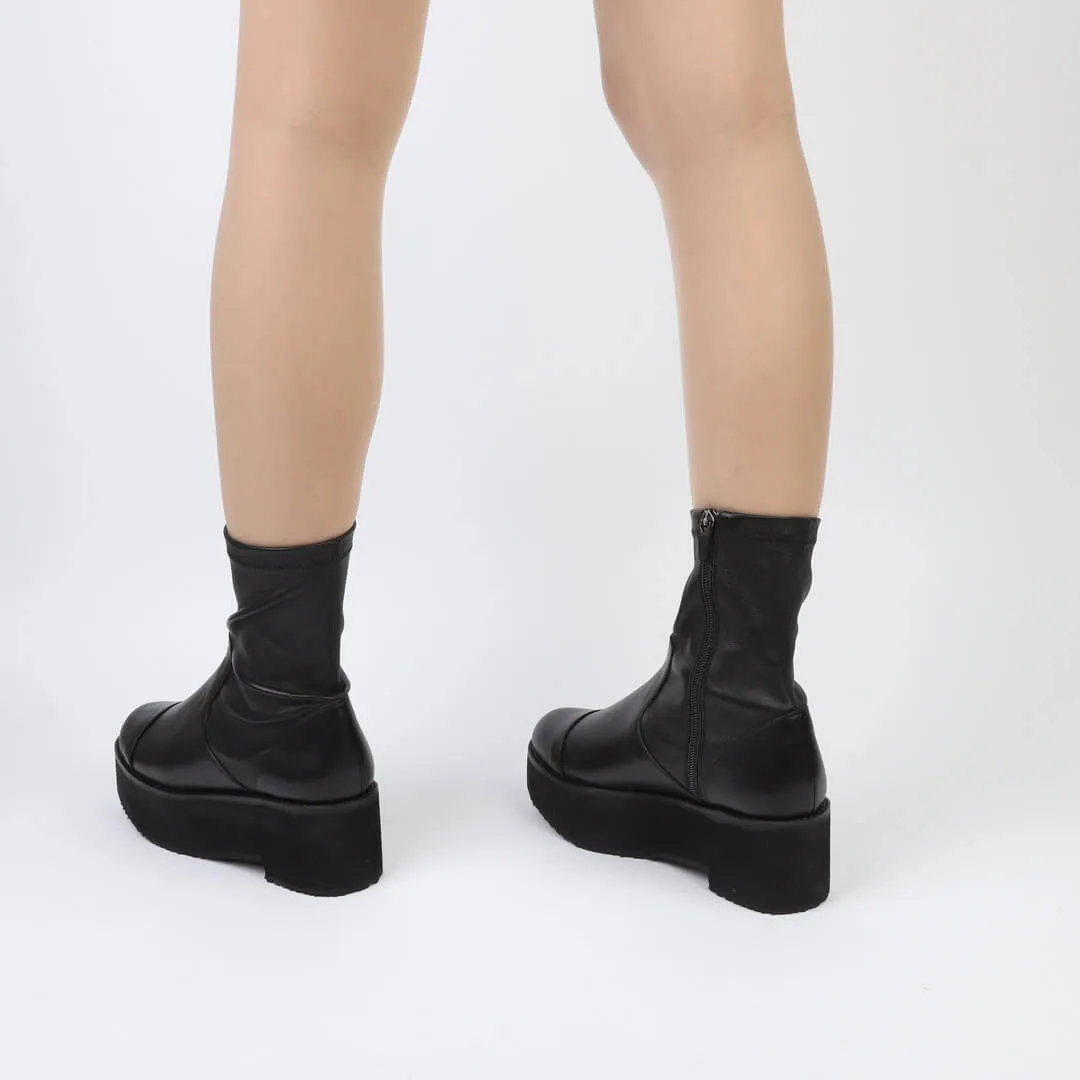 Calmo - Flatform Ankle Boots