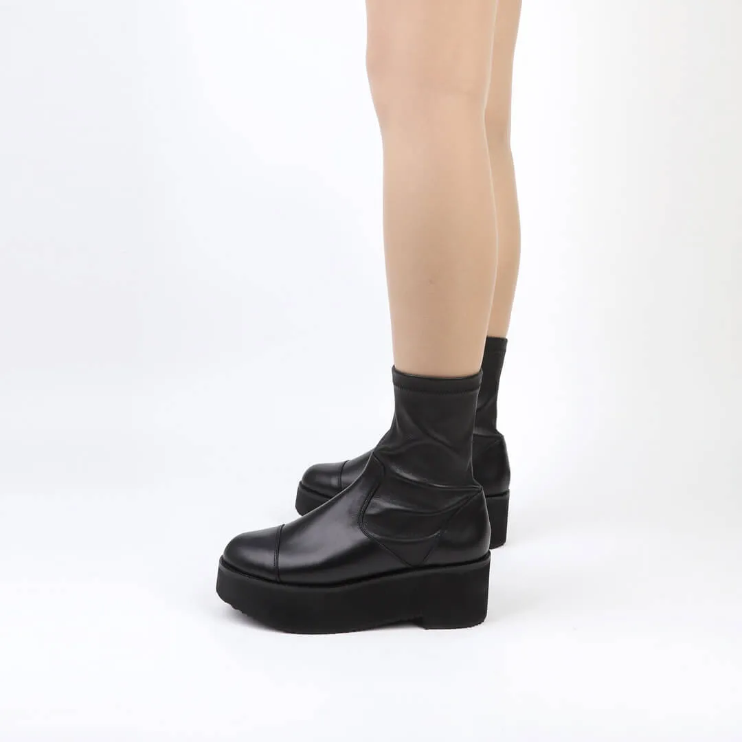 Calmo - Flatform Ankle Boots