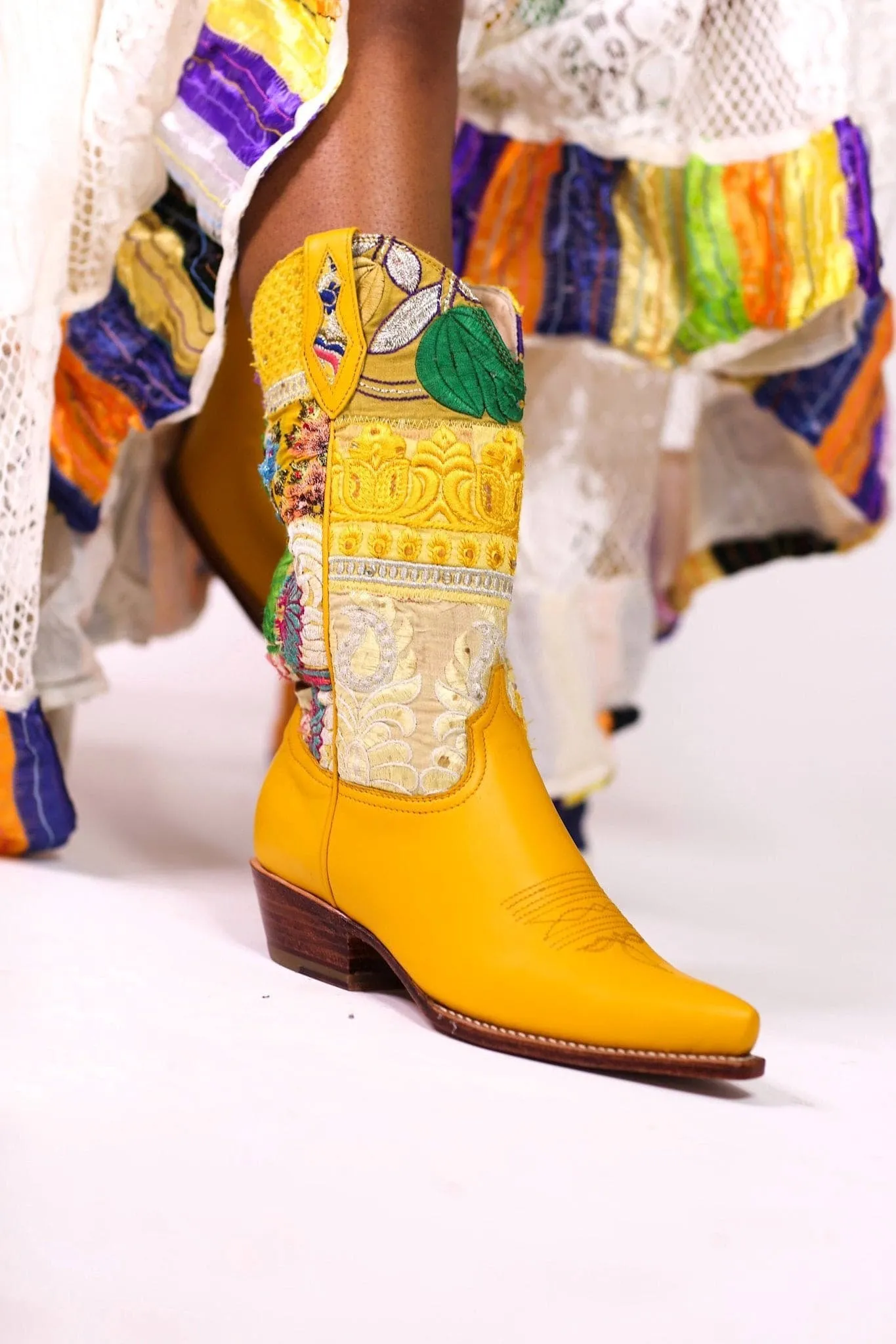 EMBROIDERED WESTERN BOOTS MARLA YELLOW