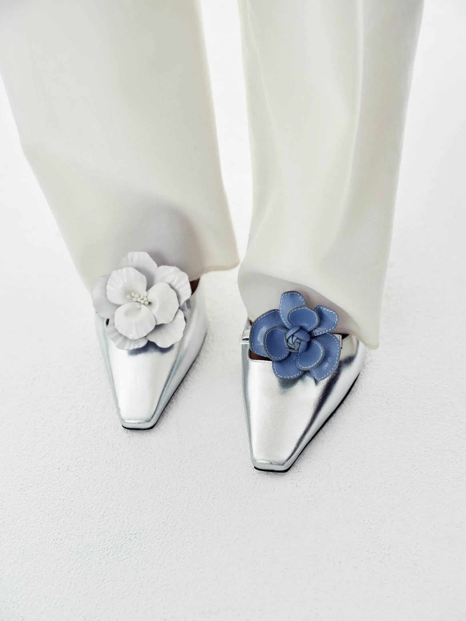 Patent Flower Clip White